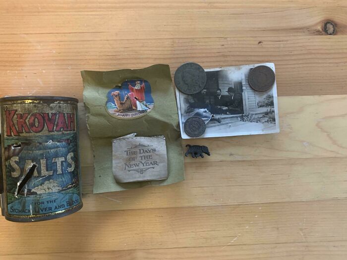 He encontrado una cápsula del tiempo de hace más de 100 años en mi patio trasero