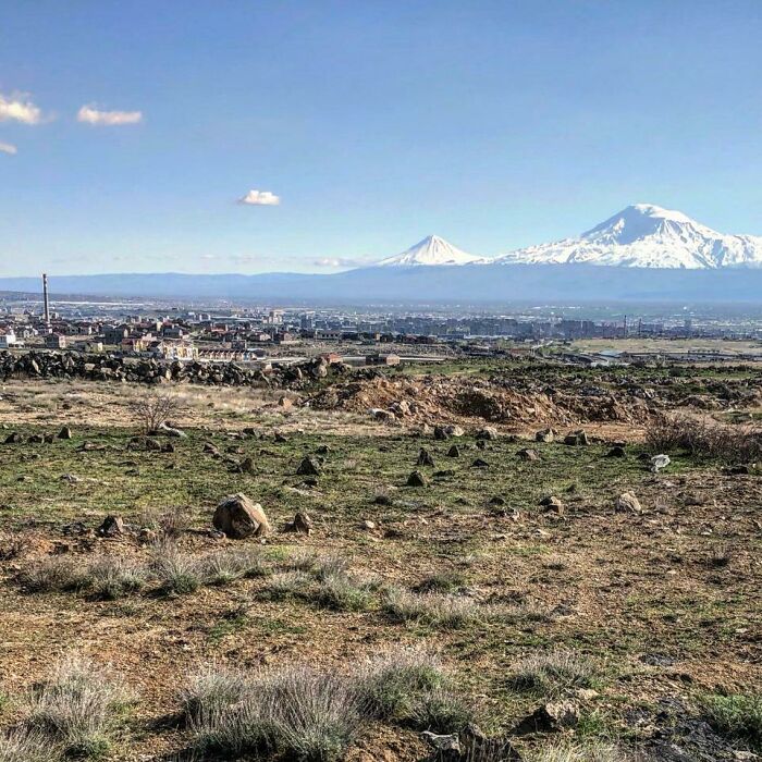 El bloqueo de Covid-19 en Armenia y el repentino descenso de la contaminación atmosférica han permitido obtener unas vistas increíblemente claras del monte Ararat