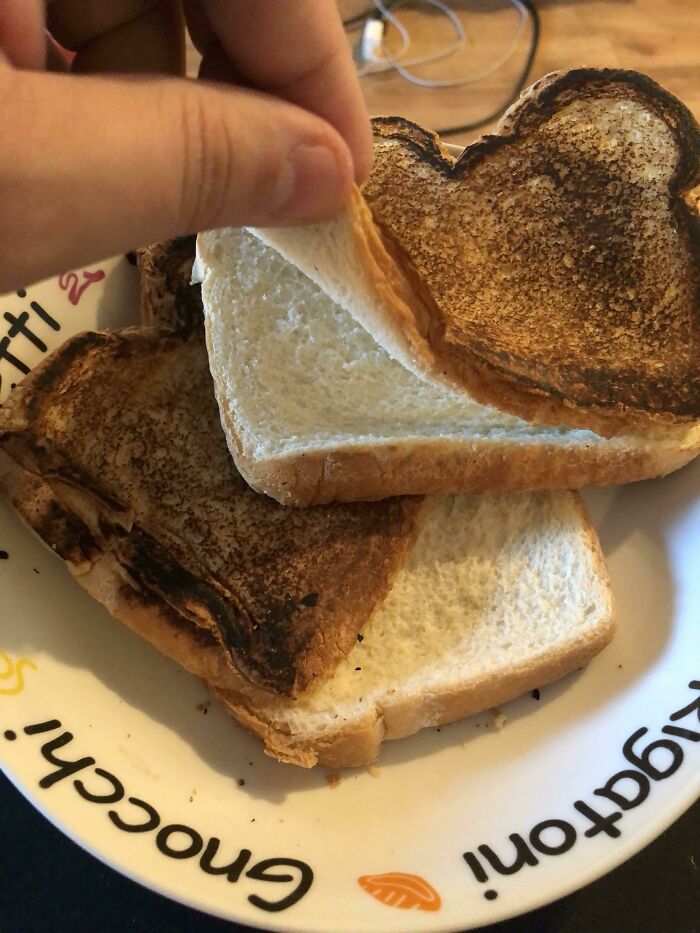 Olvidé la parte del queso en mi queso a la parrilla. Así que esto es una parrilla. Sí, sólo 2 ingredientes y lo arruiné.