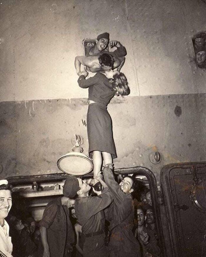 A veces una pequeña ayuda es todo lo que necesitas, 1945