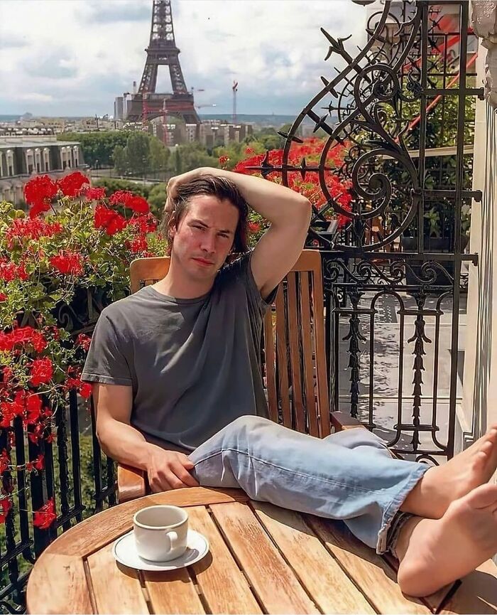 Keanu Reeves fotografiado por Willy Rizzo, en París, 2003