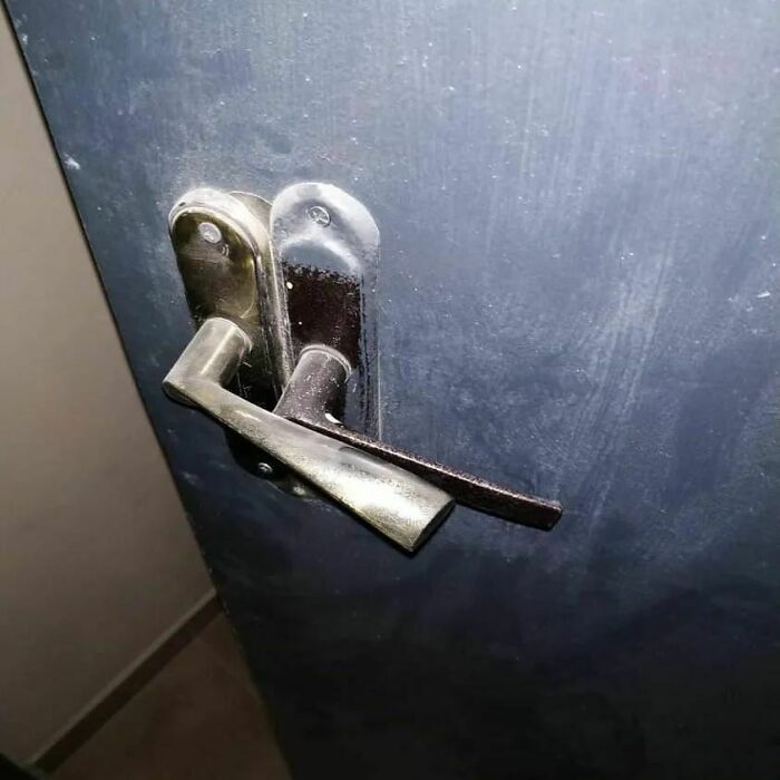 35 Construction Solutions That Don't Solve Problems, Only Create Them, As Shared By This Instagram Account (New Pics)