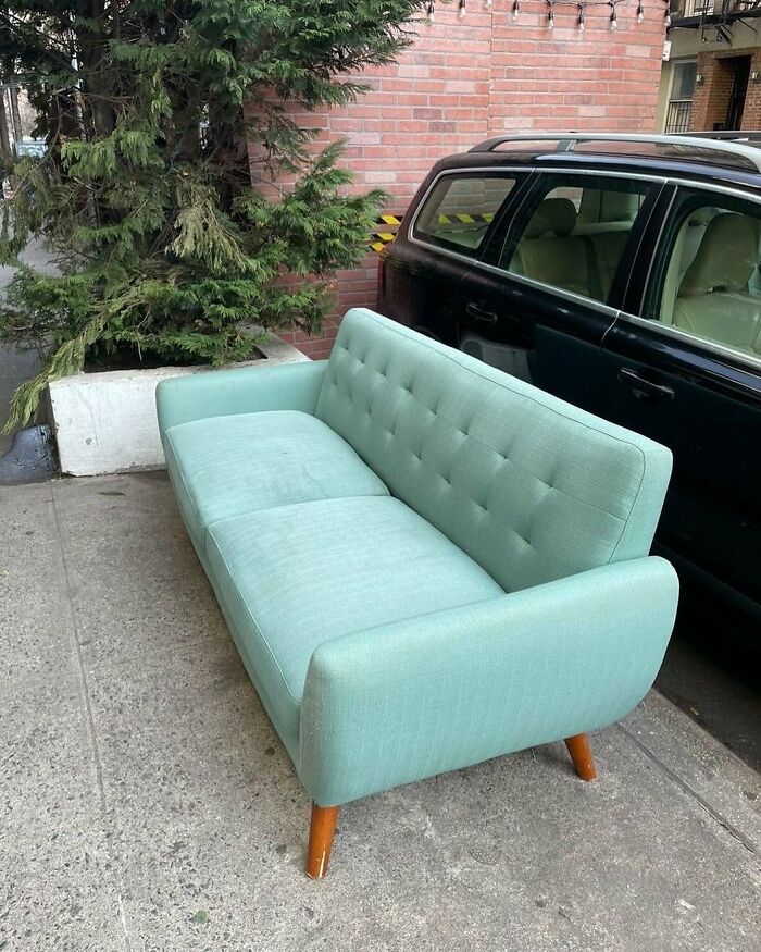 ¡Un sueño para los amantes del color menta! ¡Está en la 81 cerca de la 3ra Avenida!