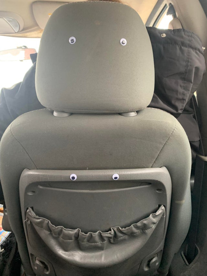 Mi novia y yo llenamos de ojos saltones el coche de un amigo hoy