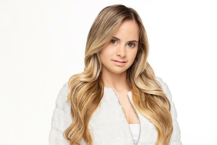 Esta modelo de 24 años cumple su sueño de convertirse en la primera modelo de Victoria's Secret con síndrome de Down