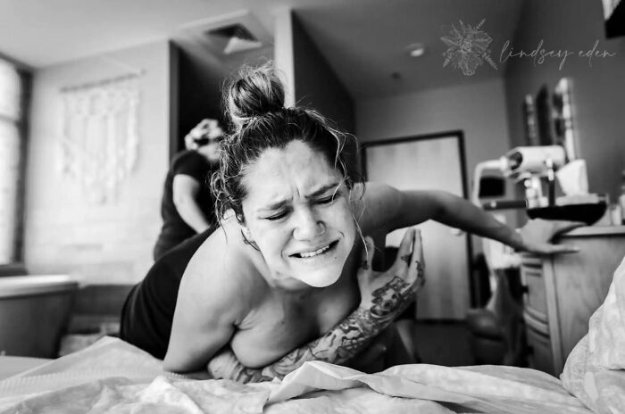 Mejor fotografía en la categoría “Detalles del parto”: “Clamor” por Lindsey Bartell, Estados Unidos