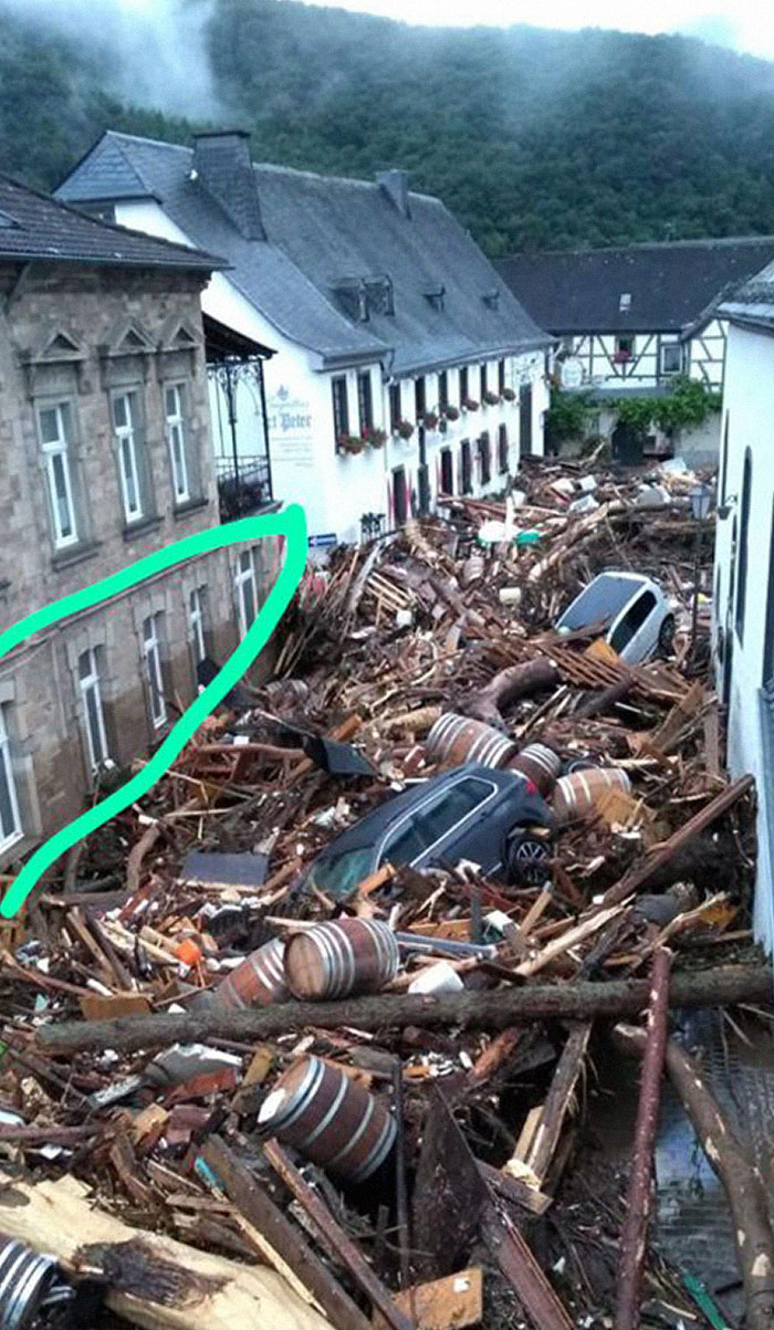 Imagen de la calle de un pueblo alemán tras las recientes inundaciones