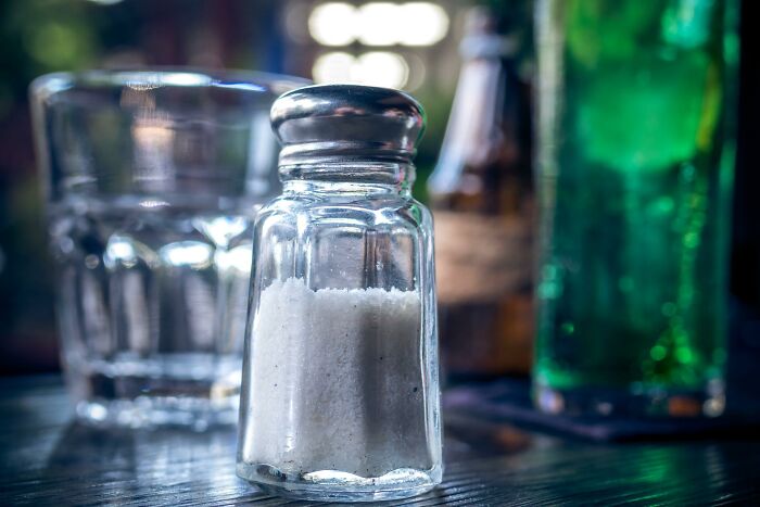 20 Malos hábitos al cocinar que ponen de los nervios a todo el mundo