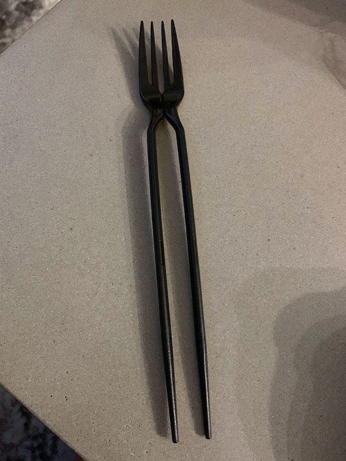 Mi comida tailandesa venía con un tenedor/palitos