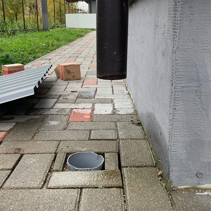 35 Construction Solutions That Don't Solve Problems, Only Create Them, As Shared By This Instagram Account (New Pics)
