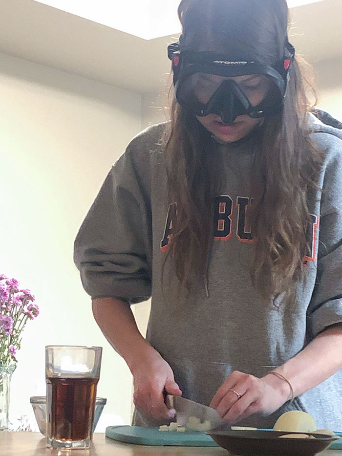 Cómo corta cebollas mi novia