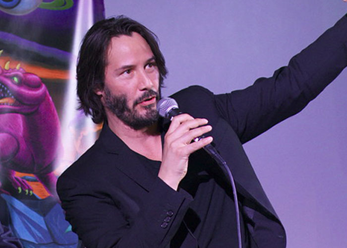 “Llámala, quiero hablar con ella”: Keanu Reeves participó en una bonita sorpresa que le alegró el día a una fan de 80 años