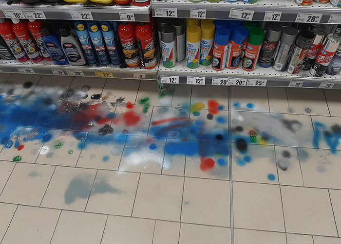 No me hagan empezar con respecto a las personas que prueban el spray de esta manera