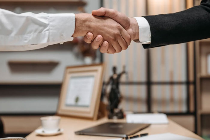12 Señales de inteligencia vistas en personas que no se dan cuenta de lo listas que son