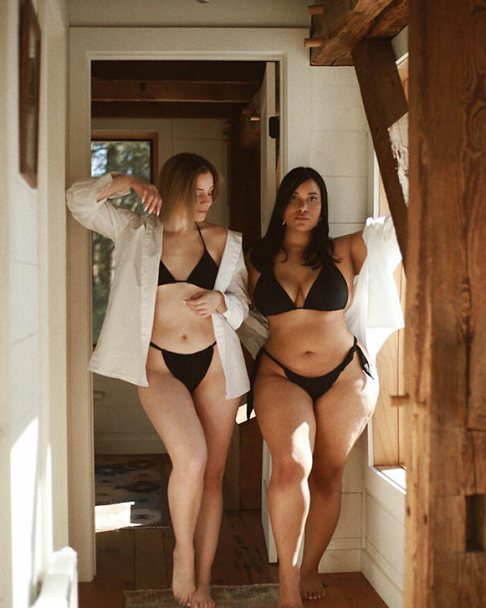 "Style Not Size": Two Friends Show How The Same Outfit Looks On Their Different Body Sizes (30 New Pics)