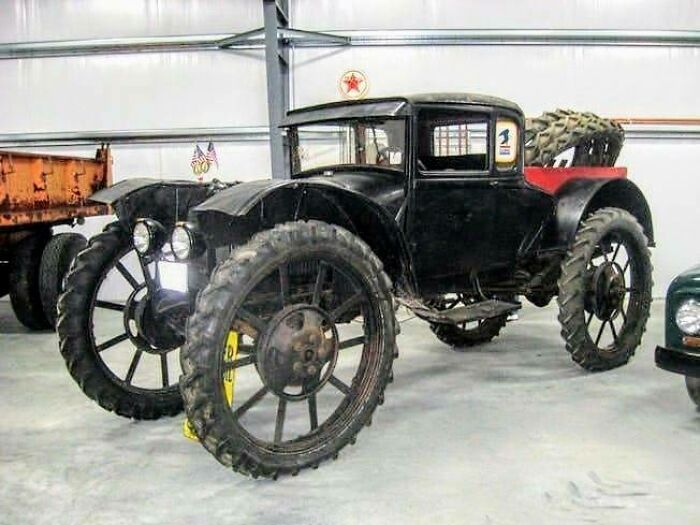 40 Times Car Owners And Designers Took Things Way Too Far And Got Shared On This Facebook Group