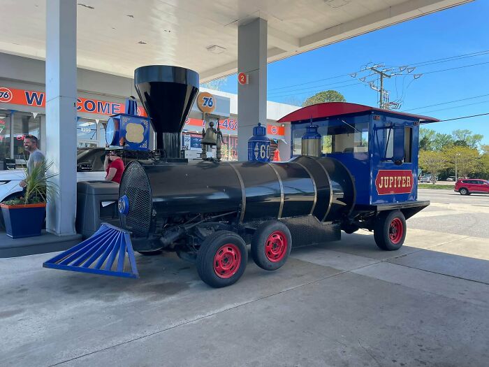 40 Times Car Owners And Designers Took Things Way Too Far And Got Shared On This Facebook Group
