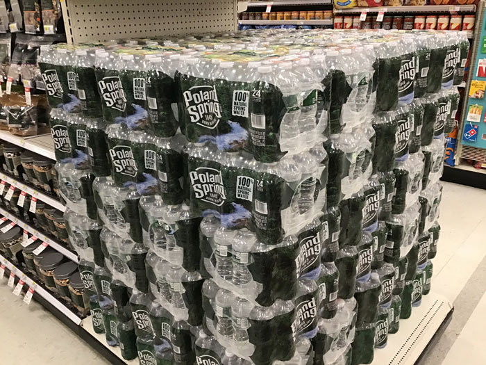Agua embotellada