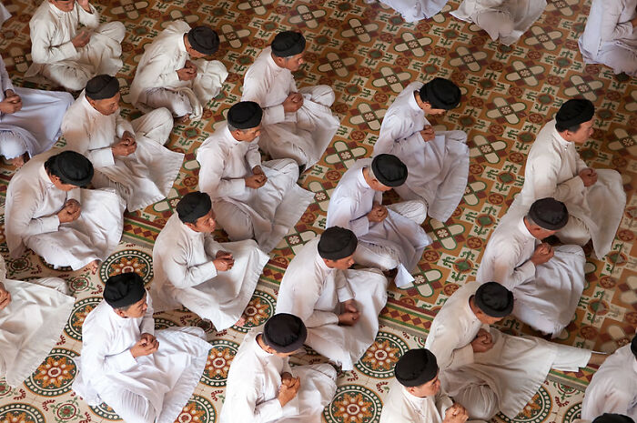 20 Cosas que hicieron a la gente dudar de su religión, compartidas en este grupo online