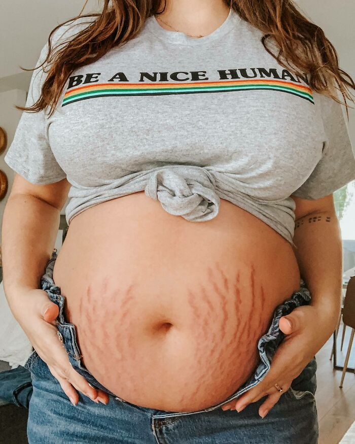 Así se ve un embarazo de 30 semanas. La barriga se estiró y se estirará más. Agacharme para recoger cosas ya no es una opción