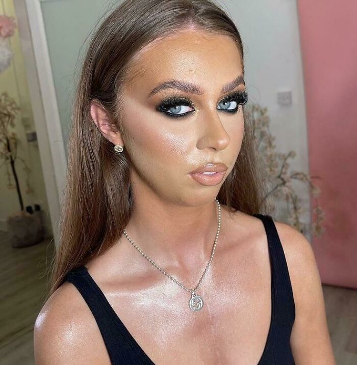 Esto es de una maquilladora de Instagram. No tengo mucho conocimiento pero ¿qué piensan?
