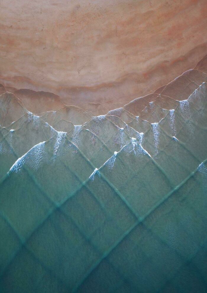 Raro fenómeno de "olas cruzadas"