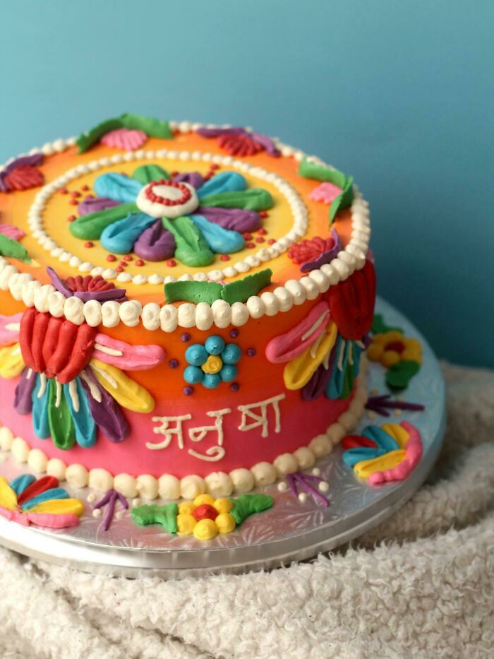 Tarta para el festival Holi, de frambuesa y crema de limón
