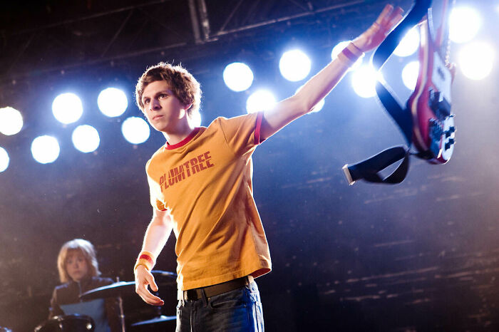 En “Scott Pilgrim vs. los ex de la chica de sus sueños” (2010), se ve a Scott con una camiseta de “Plumtree”, una banda canadiense que, en 1997 lanzó una canción llamada Scott Pilgrim. Esta canción inspiró a Bryan Lee O'malley para crear los comics de Scott Pilgrim, en los que se basa la película