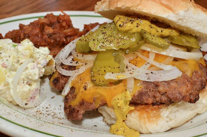 20 Cosas divertidas, mezquinas y groseras que ocurren en los restaurantes
