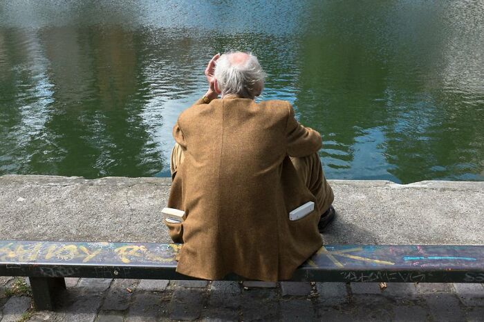30 Extraordinary Pictures Taken By Jeffrey De Keyser Embracing "The Absurd Human Condition"