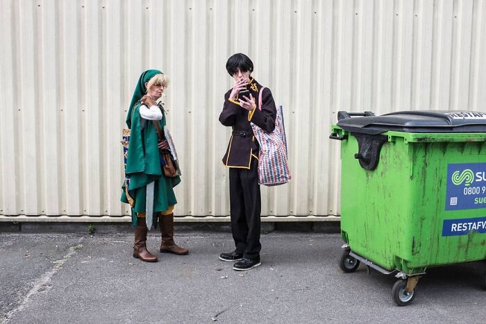 30 Extraordinary Pictures Taken By Jeffrey De Keyser Embracing "The Absurd Human Condition"