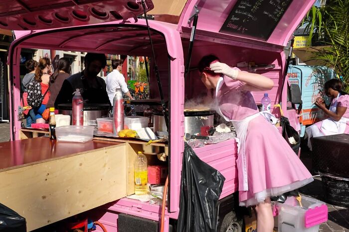 30 Extraordinary Pictures Taken By Jeffrey De Keyser Embracing "The Absurd Human Condition"