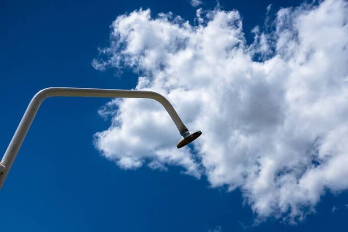 30 Extraordinary Pictures Taken By Jeffrey De Keyser Embracing "The Absurd Human Condition"