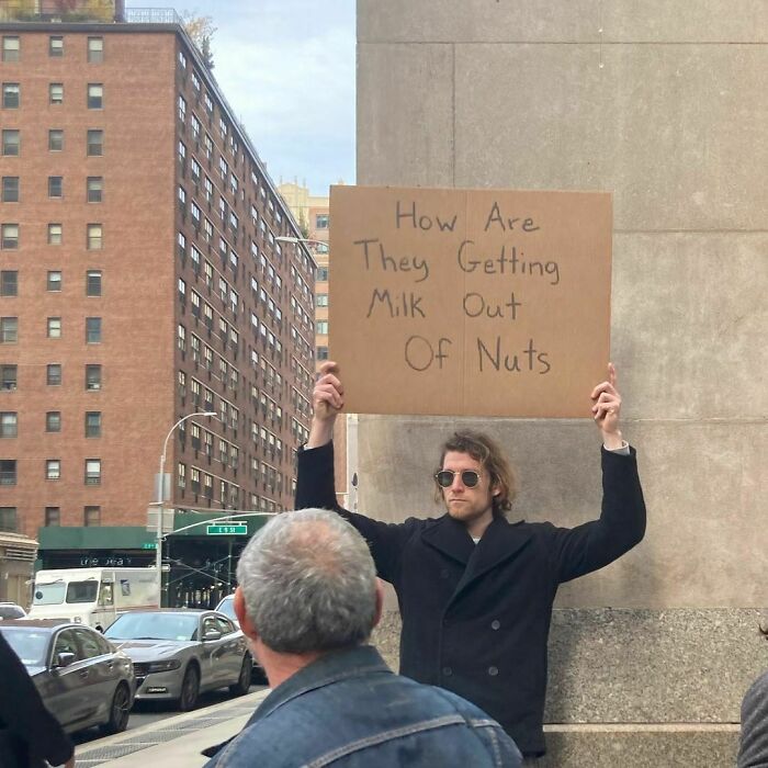 40 Times “Dude With Sign” Did Everyone A Public Service And Protested Everyday Annoying Things (New Pics)