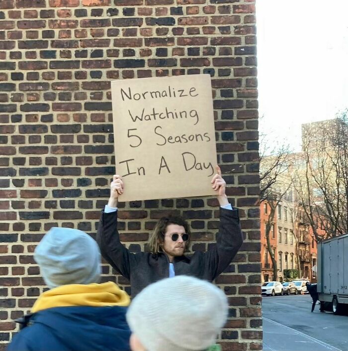 40 Times “Dude With Sign” Did Everyone A Public Service And Protested Everyday Annoying Things (New Pics)