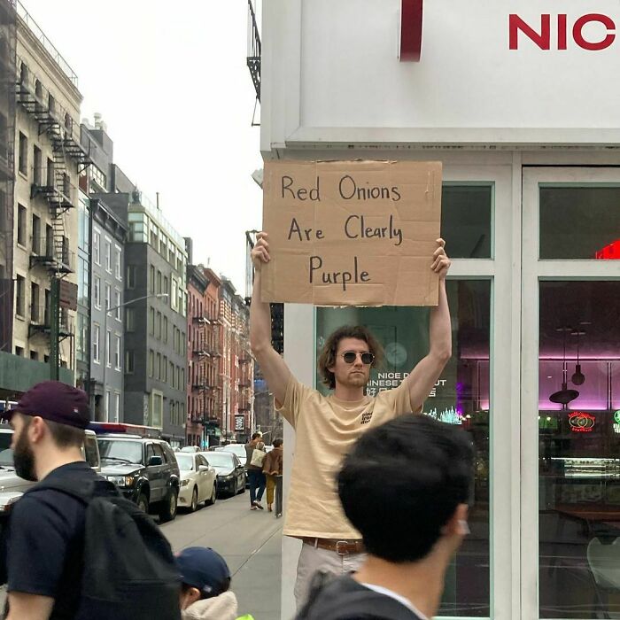 40 Times “Dude With Sign” Did Everyone A Public Service And Protested Everyday Annoying Things (New Pics)