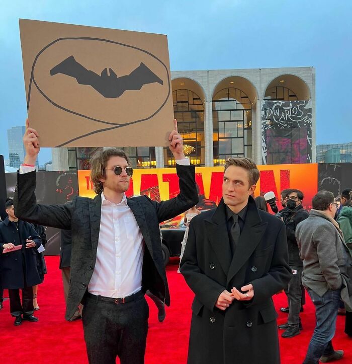 40 Times “Dude With Sign” Did Everyone A Public Service And Protested Everyday Annoying Things (New Pics)