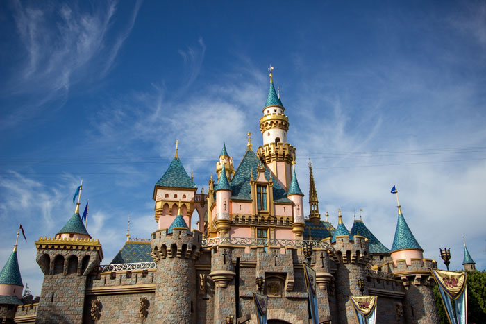 “Se siente enojada y traicionada”: Esta adolescente hizo un berrinche luego de que sus padres la dejaran quedarse en casa en lugar de ir de vacaciones a DisneyWorld