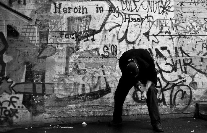 I Spent 8 Months With Drug Addicts, And Here Are 26 Saddening Photographs I Took