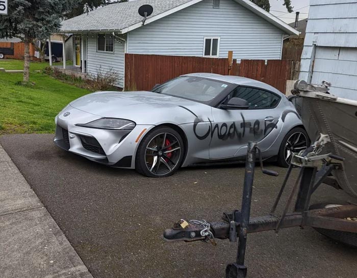 El vecino acaba de comprarse un Supra hace unas semanas