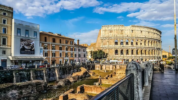 20 Sorprendentes errores que cometen los turistas al viajar por el mundo, señalados por los lugareños