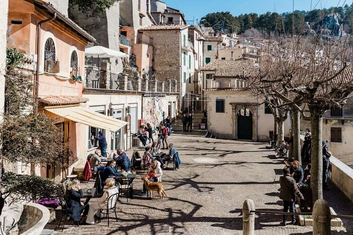 20 Sorprendentes errores que cometen los turistas al viajar por el mundo, señalados por los lugareños