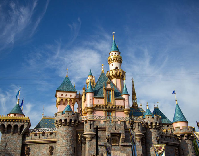 “Se siente enojada y traicionada”: Esta adolescente hizo un berrinche luego de que sus padres la dejaran quedarse en casa en lugar de ir de vacaciones a DisneyWorld