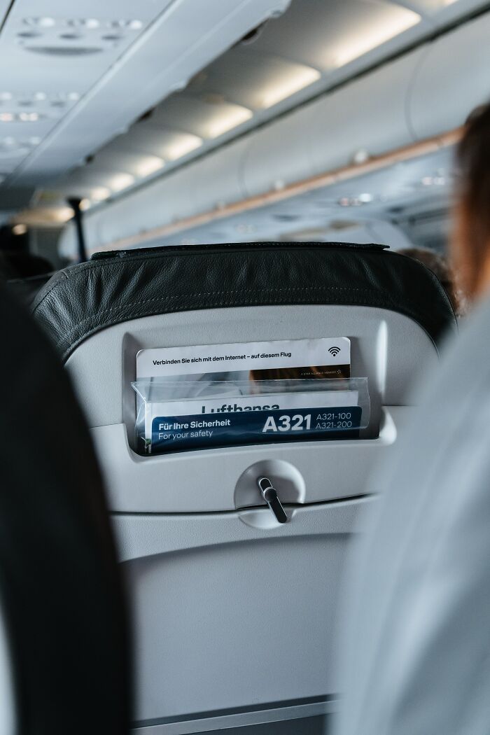 20 Oscuros secretos de la industria de las aerolíneas, compartidos por auxiliares de vuelo