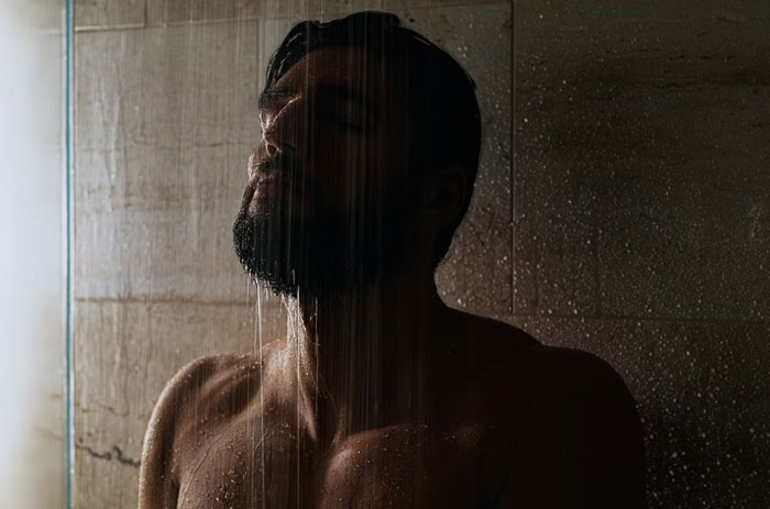 20 Hombres comparten cosas que no sabían que hacían mal hasta que empezaron a vivir con una mujer