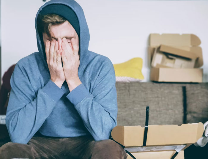 20 Hombres comparten cosas que no sabían que hacían mal hasta que empezaron a vivir con una mujer