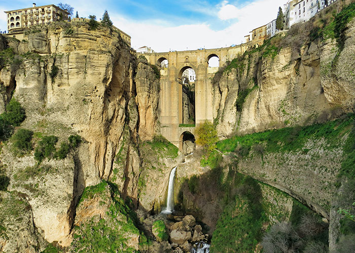 20 Destinos de viaje infravalorados que la gente no para de recomendar