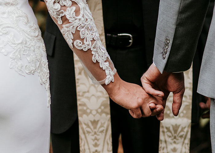 Un hombre fallece en la boda de su hermano y la novia le acusa de arruinar el día más importante de su vida