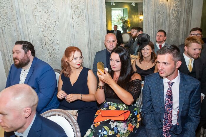 30 Honest Wedding Photos By Ian Weldon That Are As Funny As They Are Chaotic (New Pics)