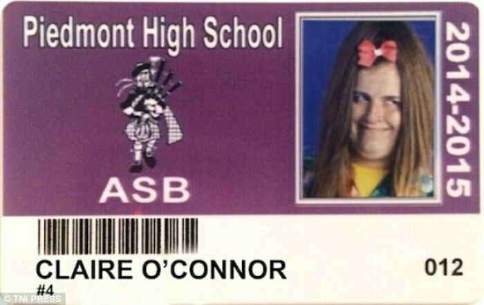 People Don't Usually Like Their ID Pics, But These 35 Are Hilarity On Another Level